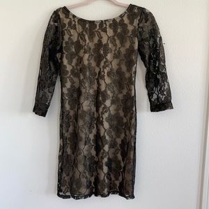 Lace black dress in size XS beautiful for a cocktail party .